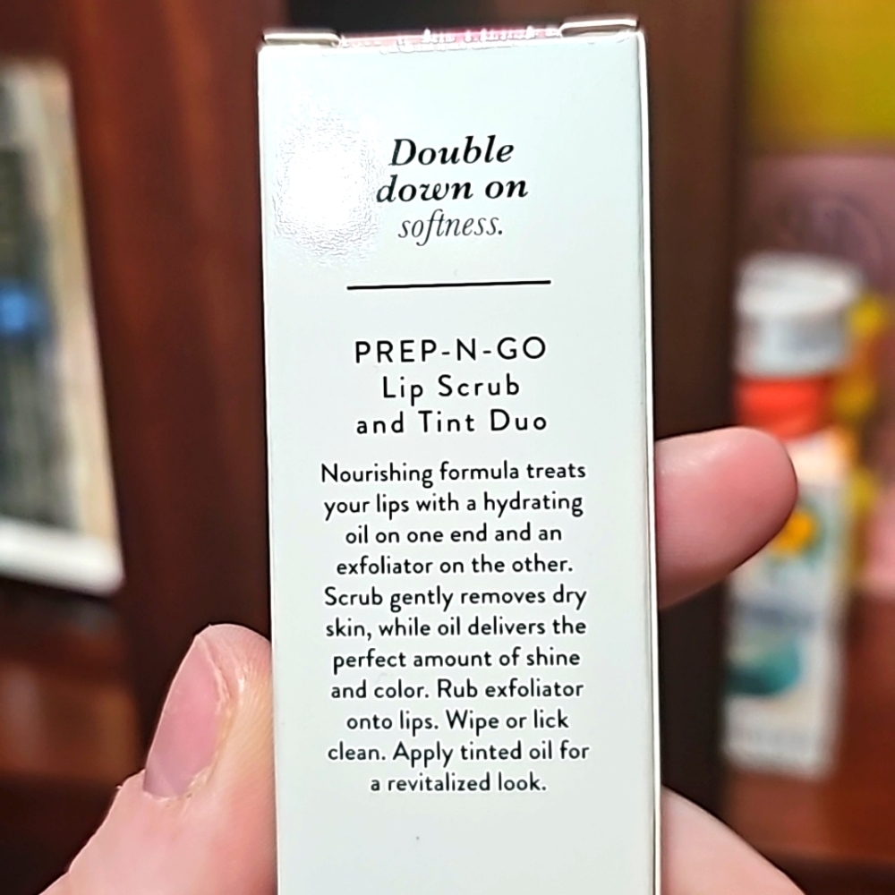 Laura Geller Prep n' Go Lip Scrub & Tint in Shade "Finish Line" - Picture 6 of 10